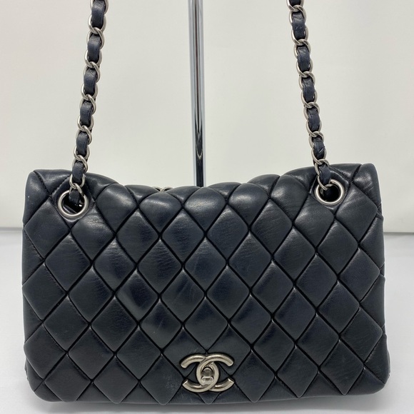 CHANEL Handbags - Chanel Quilted Bubble Flap